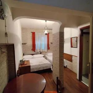 Deni Guest House Apartment Split